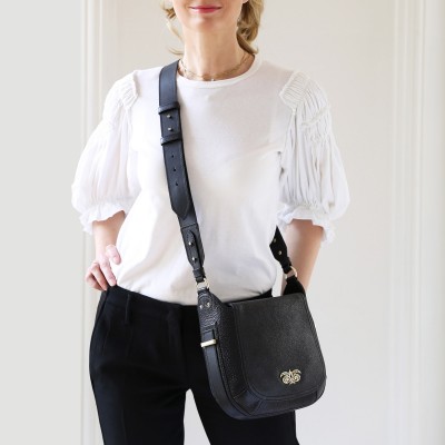 Crossbody bag "NEW FRENCHY" in grained leather, black color, crossed on shoulder