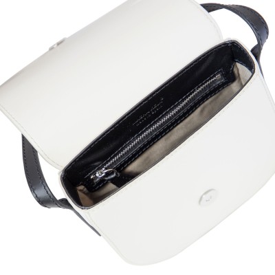 Smooth leather shoulder bag white color - open