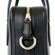 JULIETTE, sac à main zippé femme style 60's en cuir foulonné, coloris noir - détails anneaux