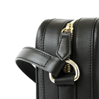 Camera leather crossbody bag in black color - detail