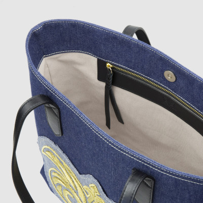 "ANNIE'S" bue jeans Tote with light gold cannetille embroidery - pocket view