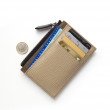 Porte-cartes zippé en cuir grainé "Hiboux-Robot", coloris beige, pieces métalliques canon de fusil - remplis