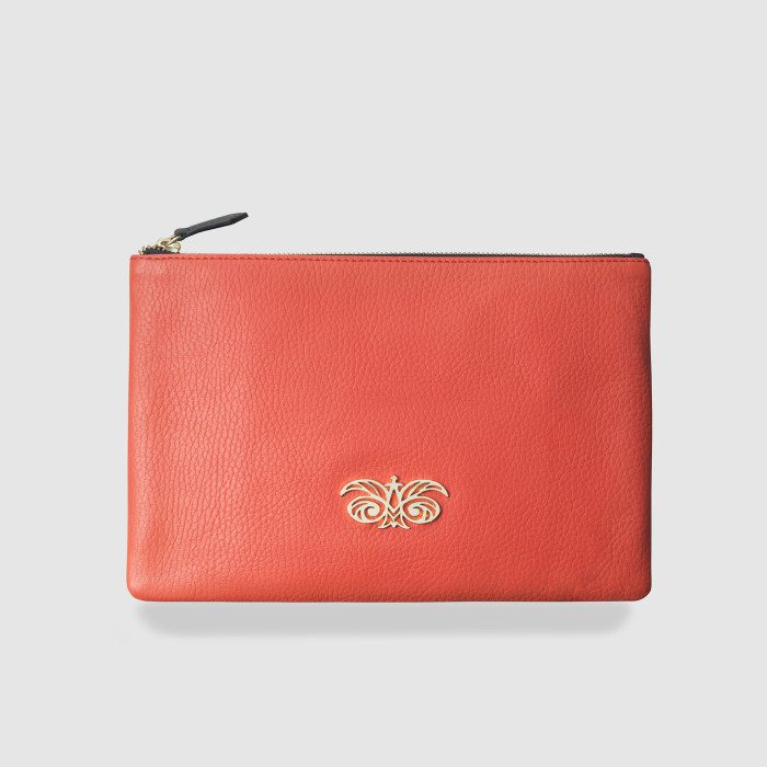 "OSLO", zipper pouch in grained calfskin and moire lining