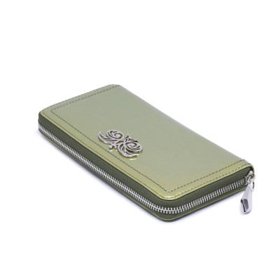 Continental wallet "KYOTO" in "magic green" lack leather - side view