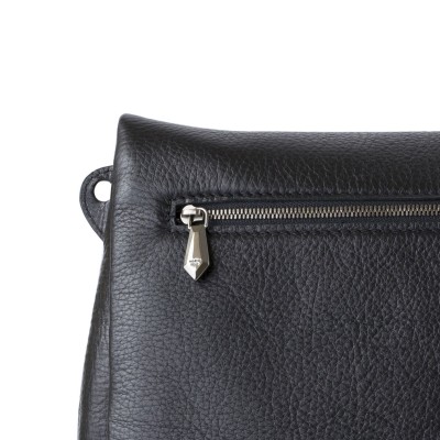 AVA, sac a main en cuir de cerf coloris noir rebrodé cannetille or antique - detail tirette du zip