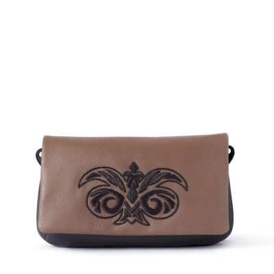 AVA, handbag in calf leather and brown color deerskin embroidered in black cannetille - vue de face
