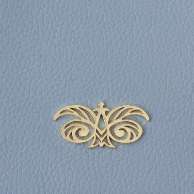 JULIE, zipper pouch in grained calfskin, lavender-grey color - detail on MASHA KEJA logo