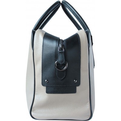 48h leather handbag for woman or man in beige color - view on zip
