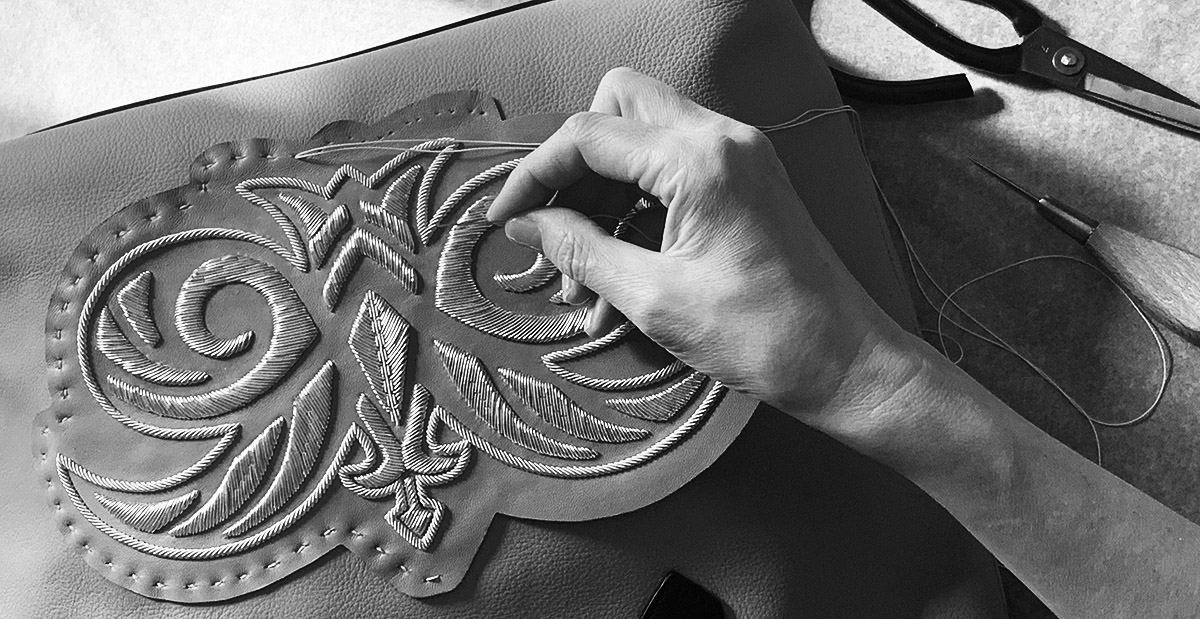 Cannetille-pose-by-hand